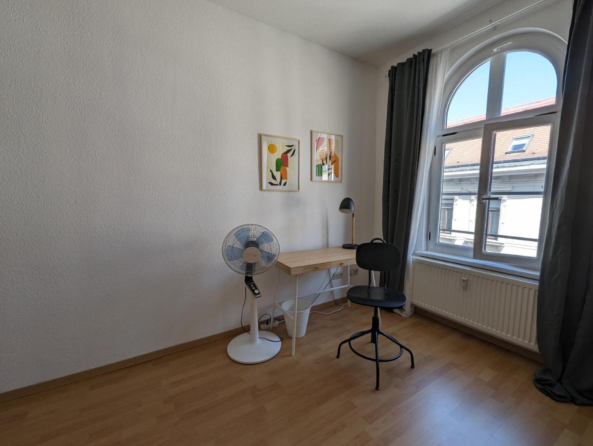 Wohnung In Hallischer Innenstadt Хале Екстериор снимка